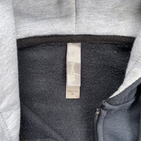 ⭐️ Fender Full-Zip Hoodie - size M - Picture 4 of 7